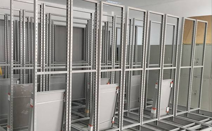 移動(dòng)式檔案密集柜拆裝中 移動(dòng)式檔案密集柜拆裝中